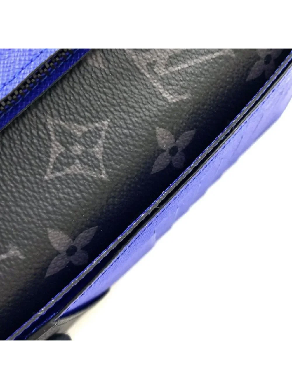 Louis Vuitton Portefeuille Brazza Epi Leather Black Blue Bifold Wallet